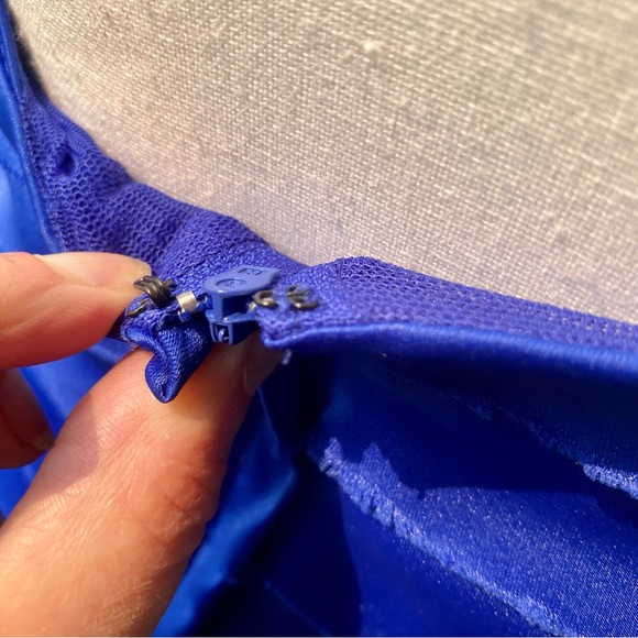 ELIZA J. Blue Satin Party Dress ! Perfect for Holiday Gatherings ! - Picture 6 of 9